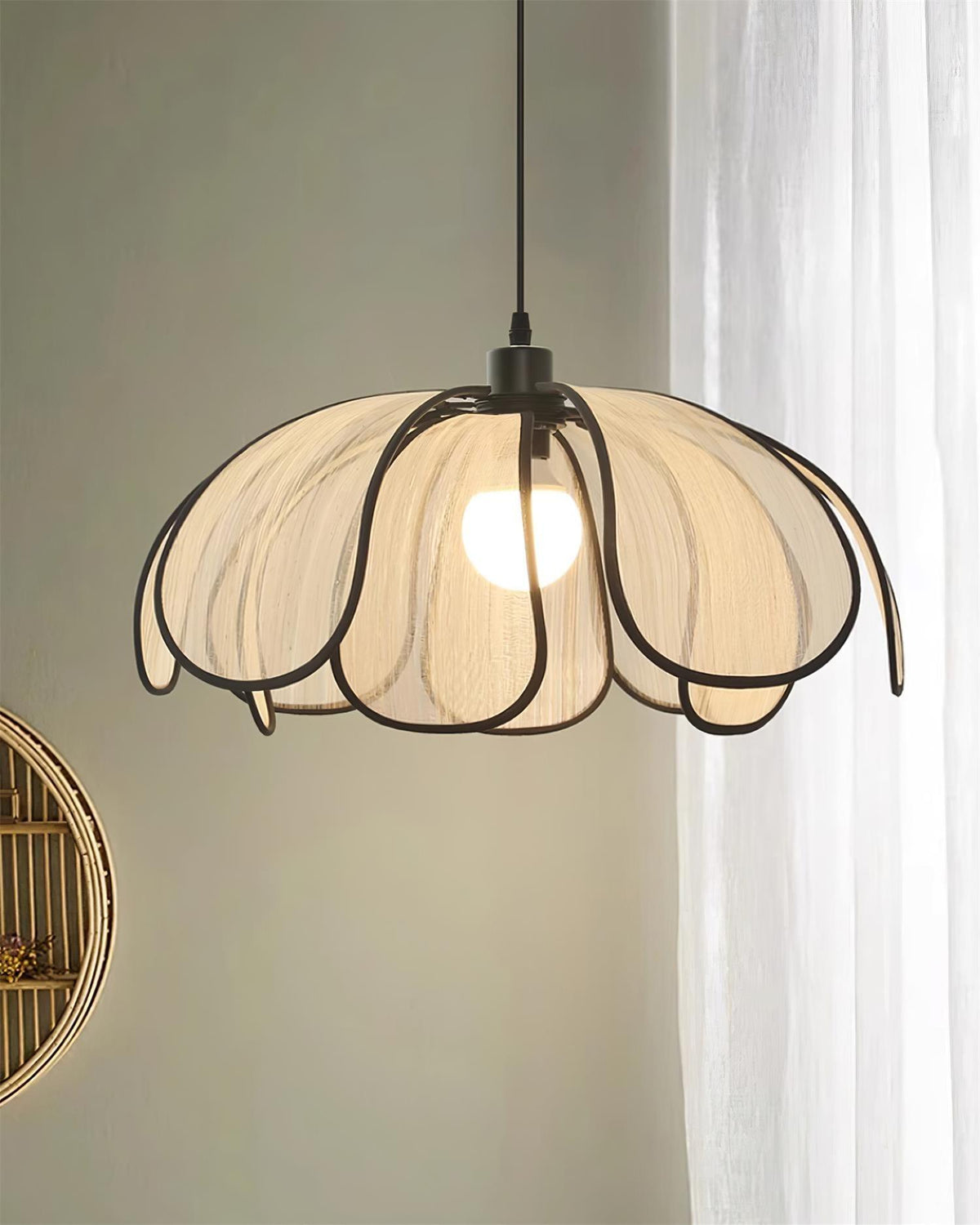 Seluora Petal-like Pendant Light