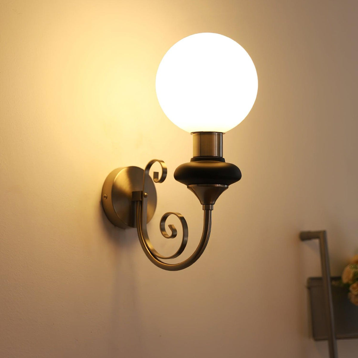 Teriearia Wall Lamp
