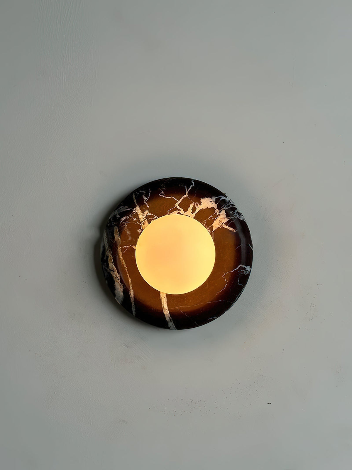 Uzorionis Wall Lamp