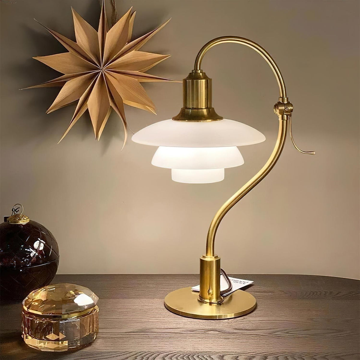 Viraanelia Table Lamp