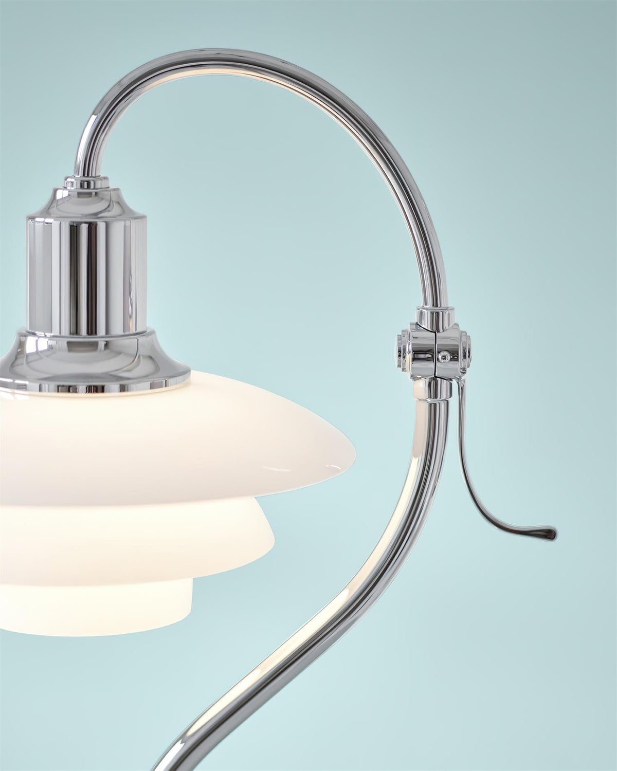 Viraanelia Table Lamp