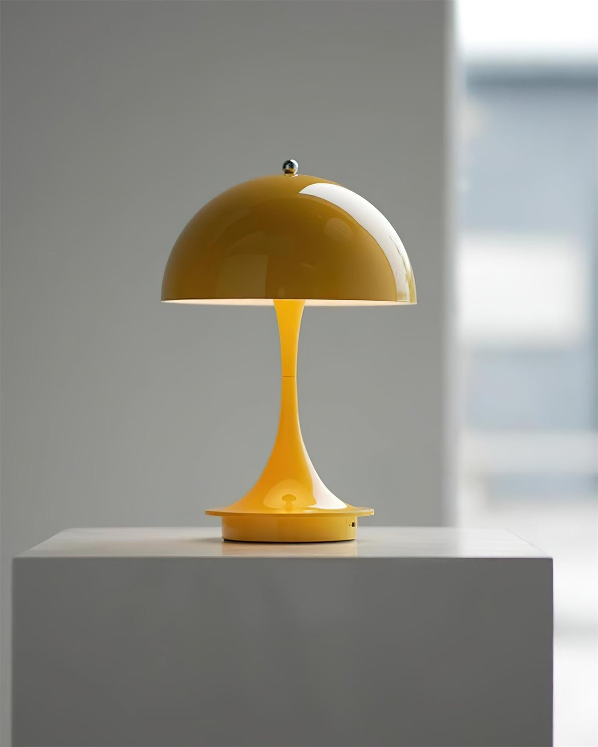 Renoraine Table Lamp