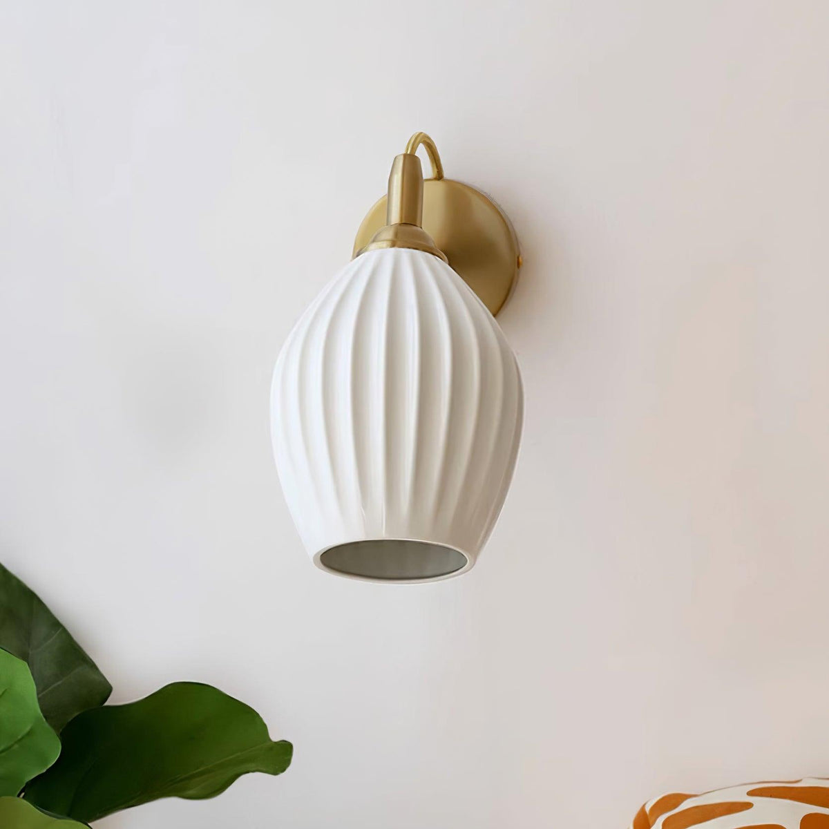 Amira Ceramic Wall Lamp