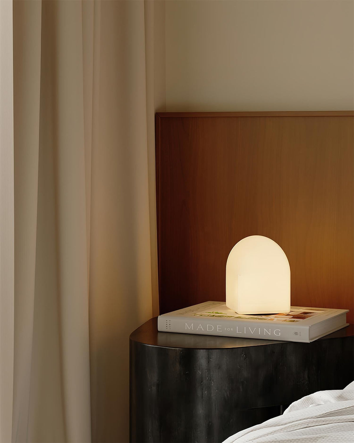 Avenuira Table Lamp