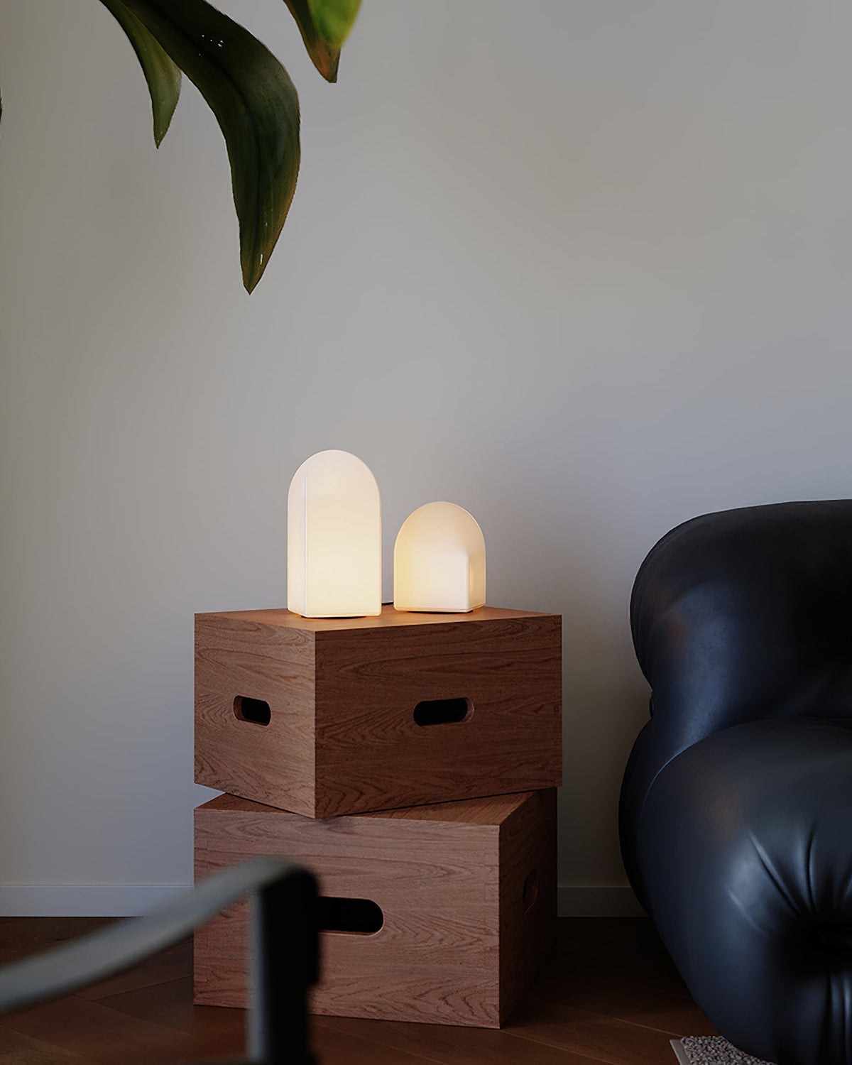 Avenuira Table Lamp