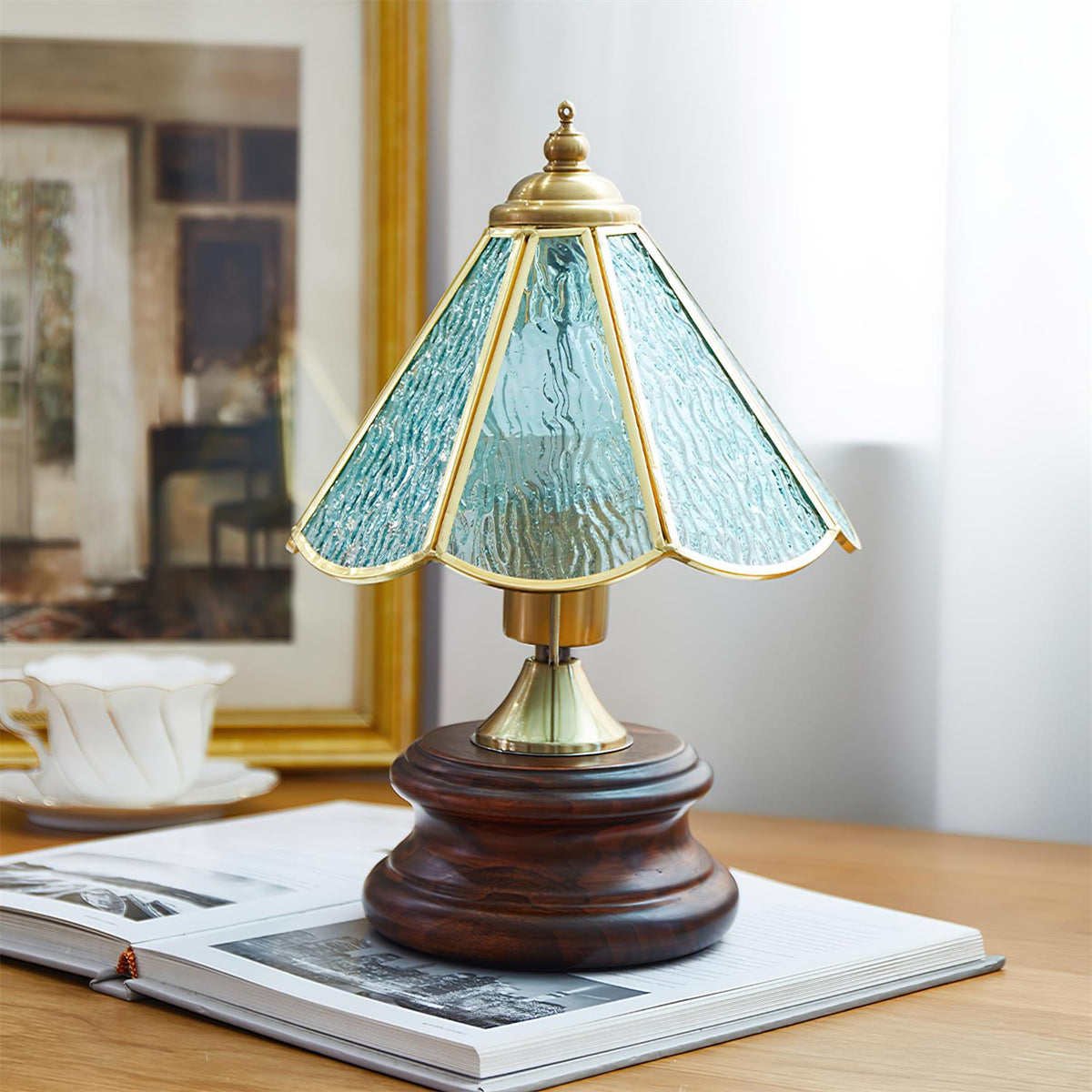Avenereria Table Lamp