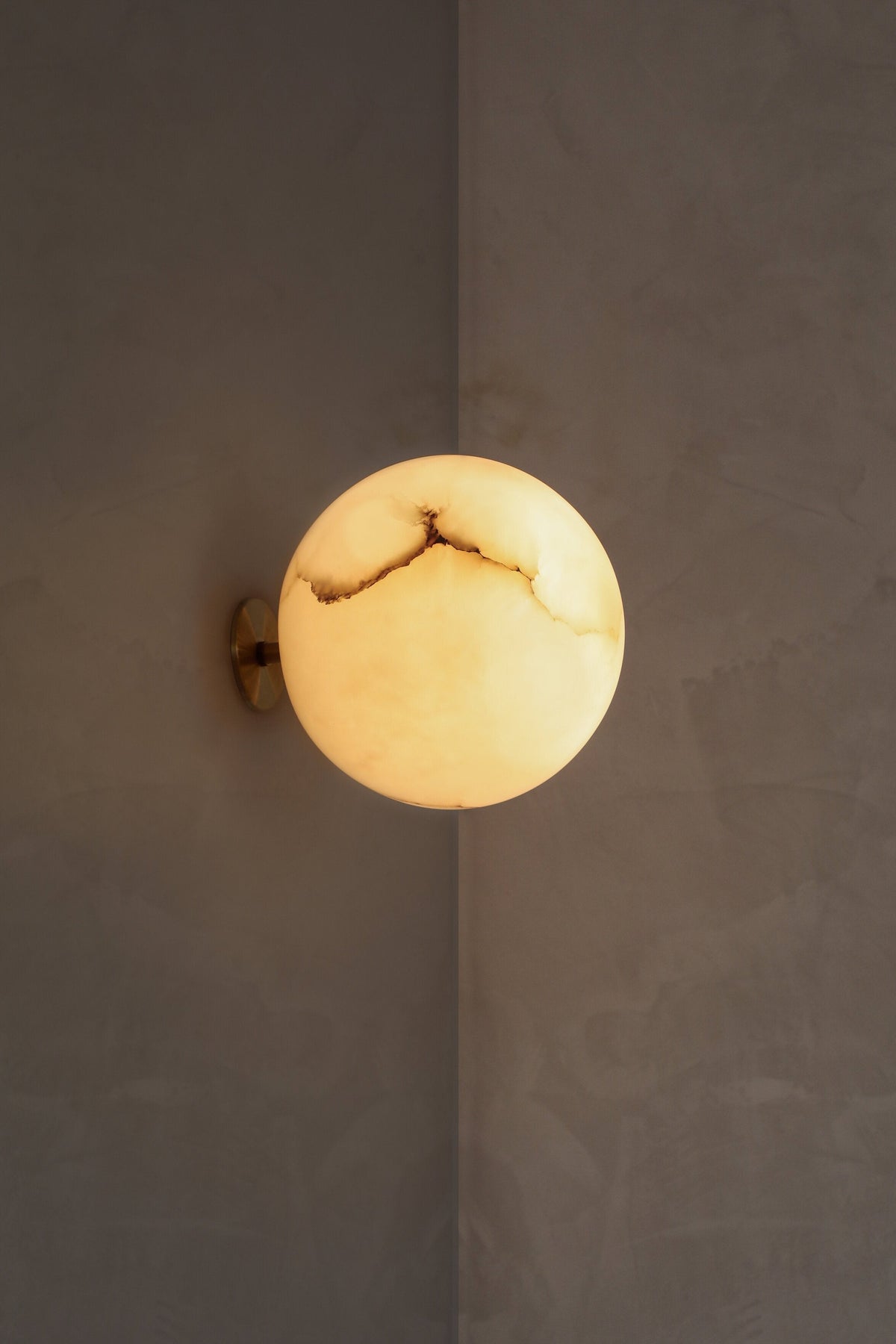 Planette Contemporary Alabaster Wall Lamp