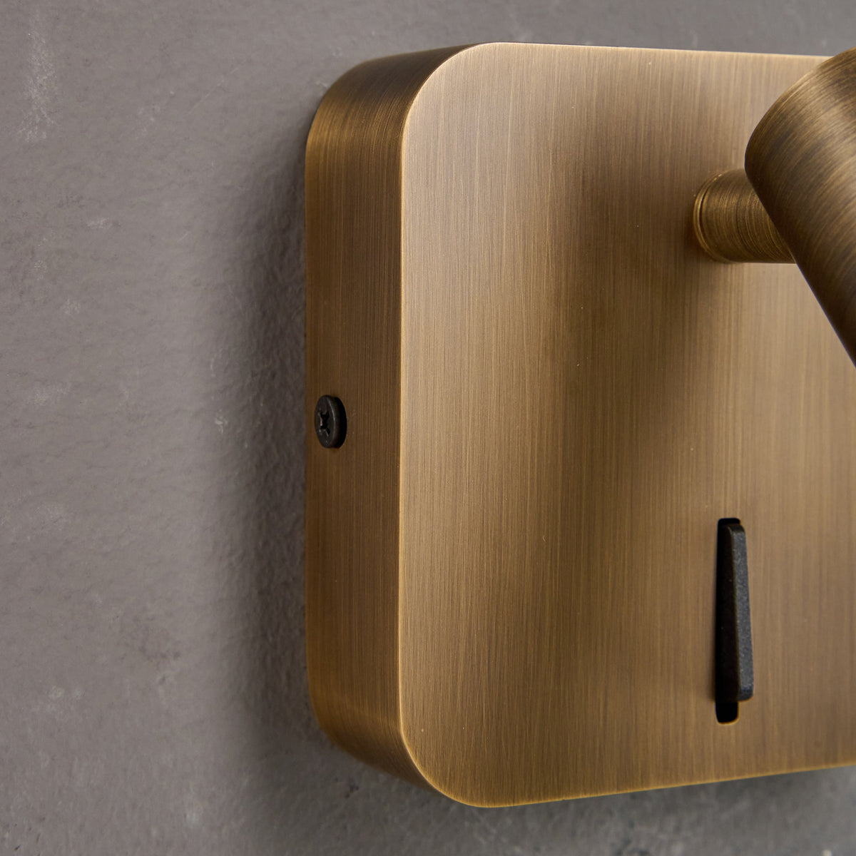 Prea Wall Lamp