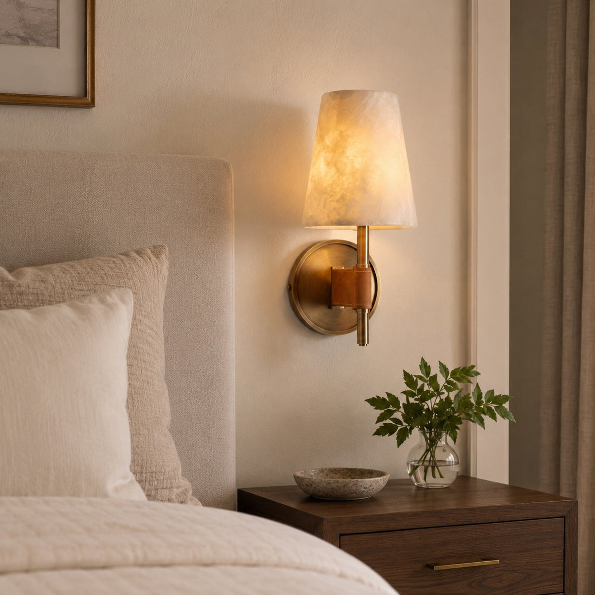 Avenivelle Alabaster Wall Light