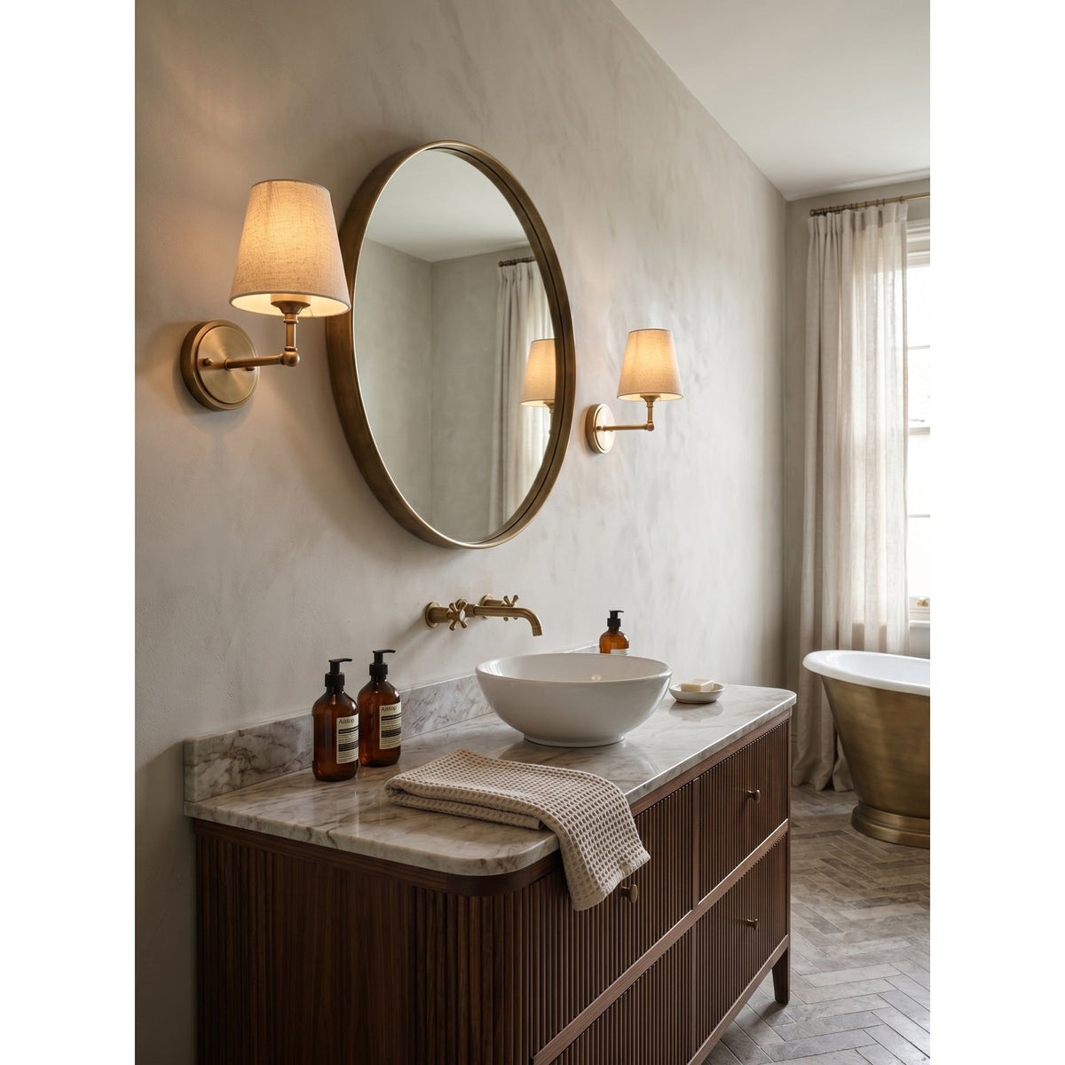 Veluiella Wall Sconce