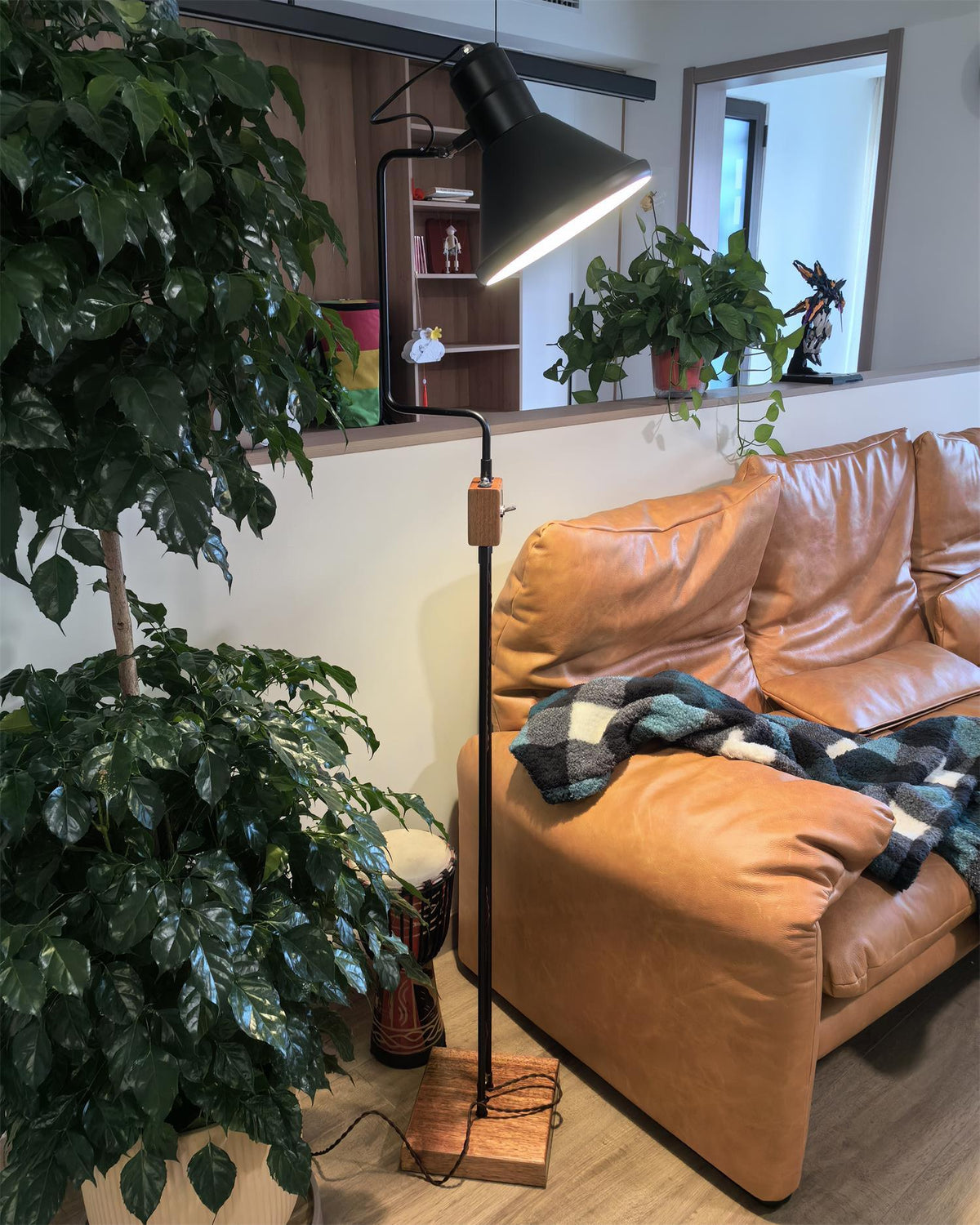 Terieria Floor Lamp
