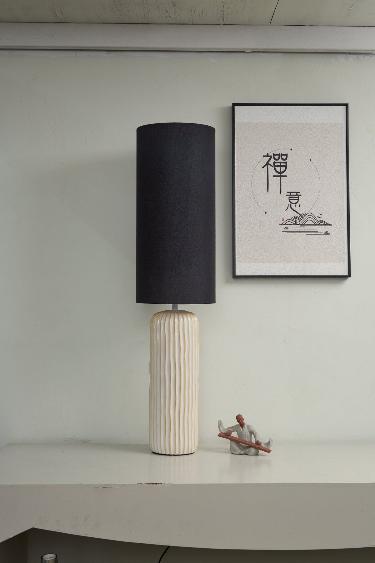Ribbed Ceramic Column Table Lamp