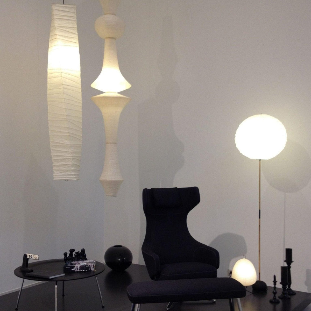 Cesekal Sculptural Paper Vertical Pendant Light