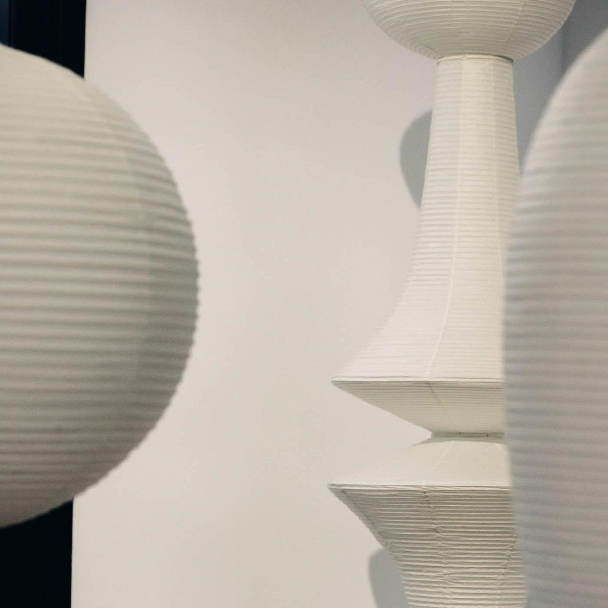 Cesekal Sculptural Paper Vertical Pendant Light