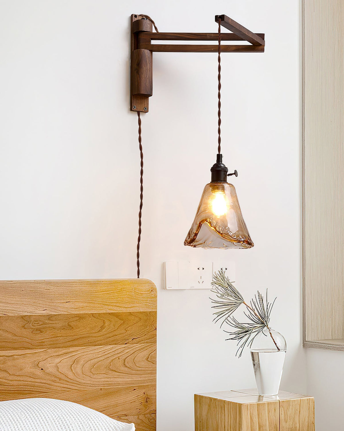 Mirisaria Wall Lamp