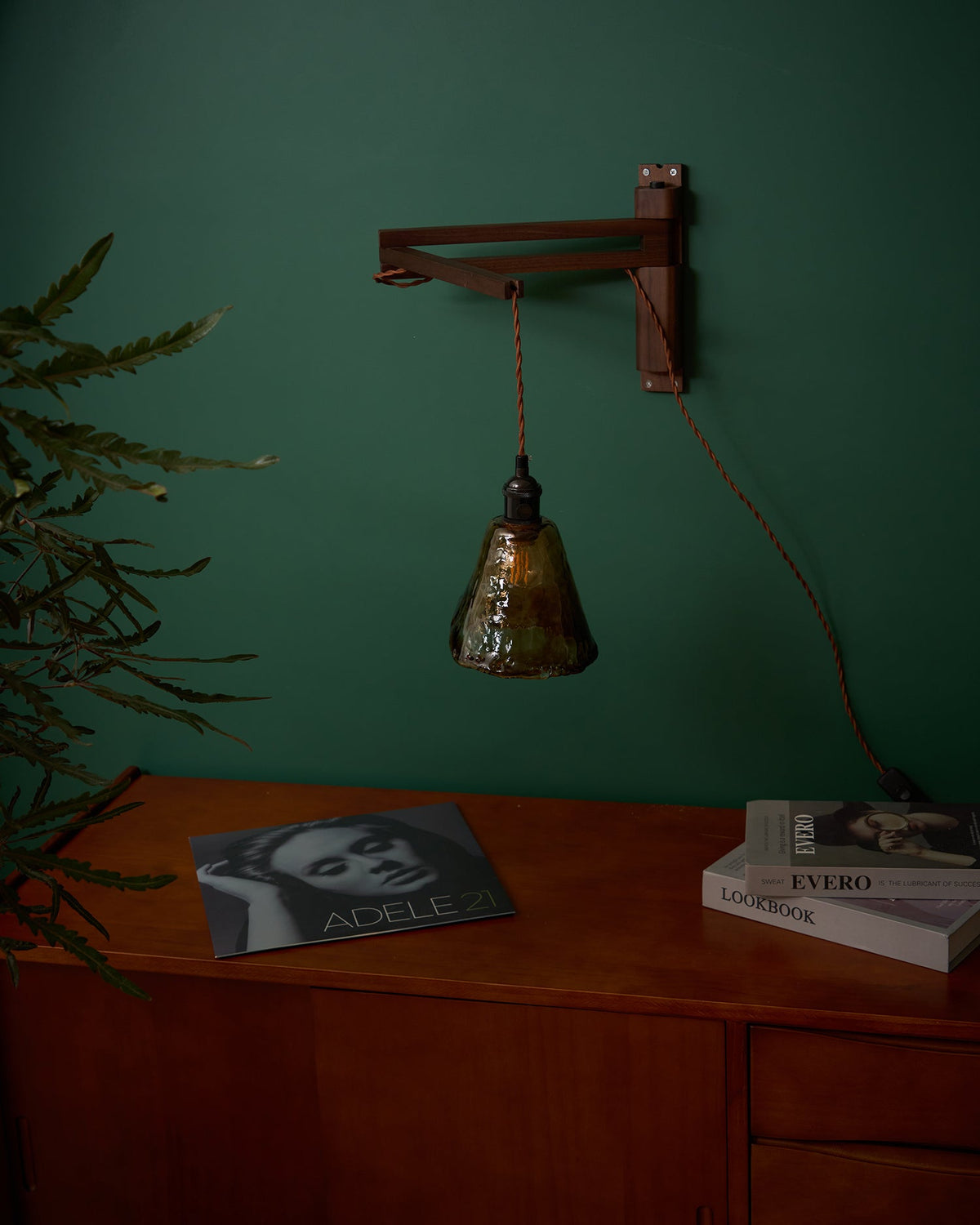 Mirisaria Wall Lamp