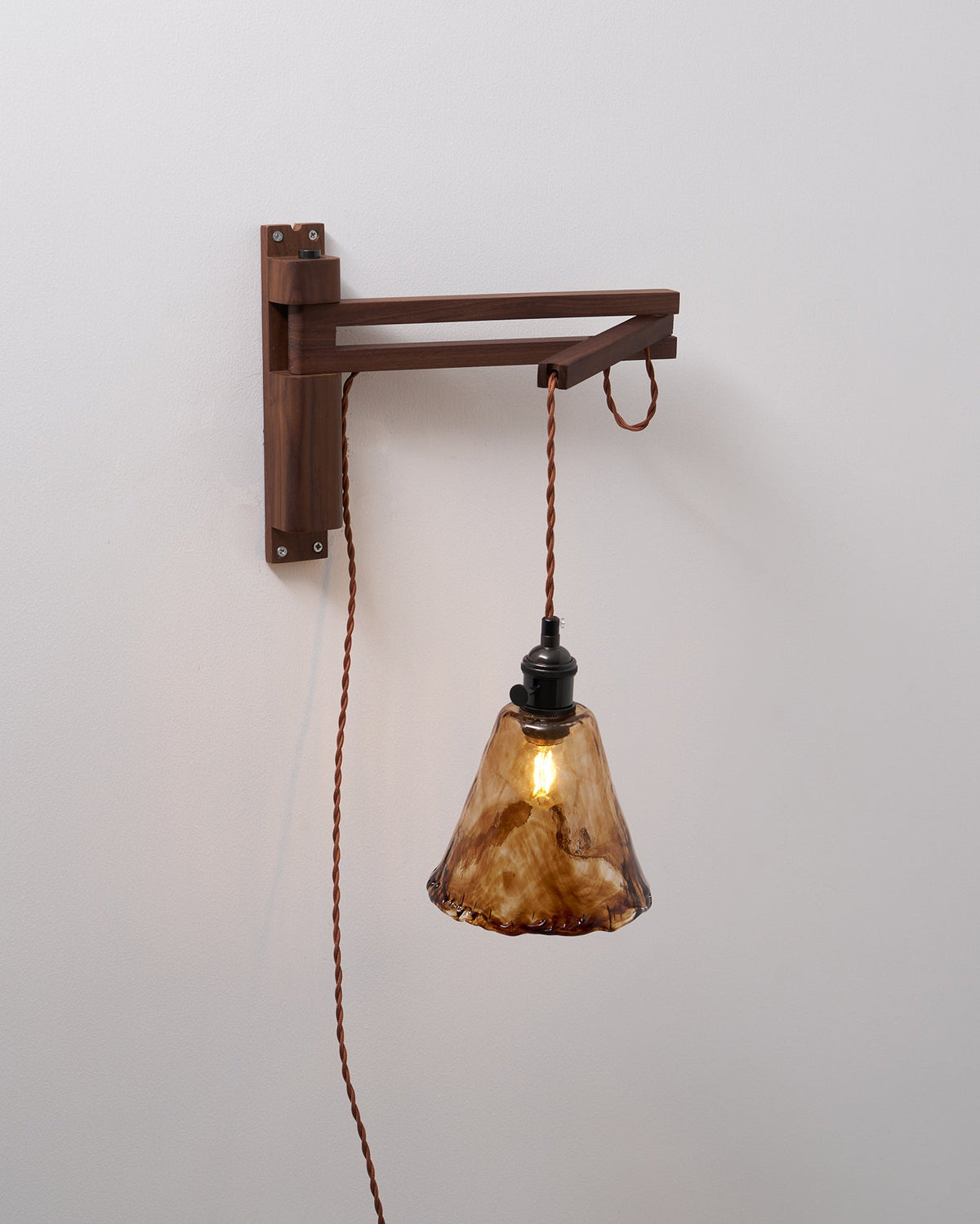 Mirisaria Wall Lamp
