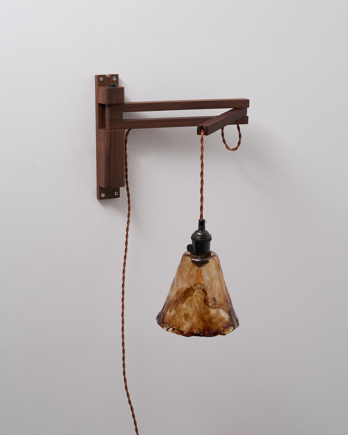 Mirisaria Wall Lamp