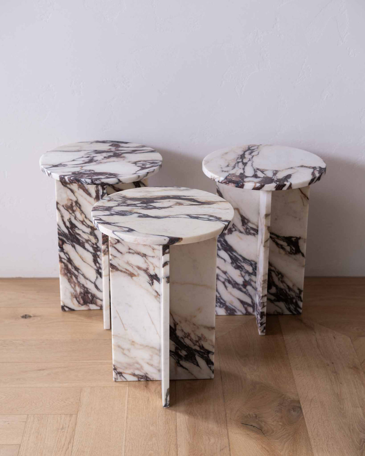 Seleneria Marble Side Table Accessories
