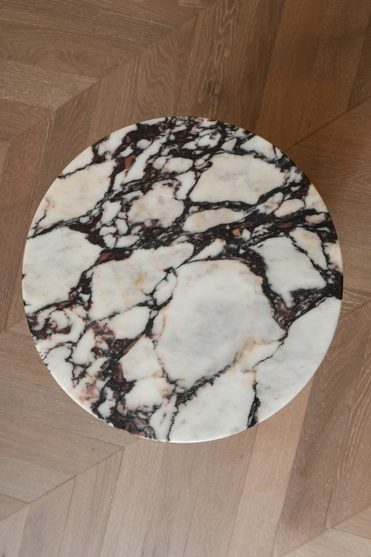 Seleneria Marble Side Table Accessories