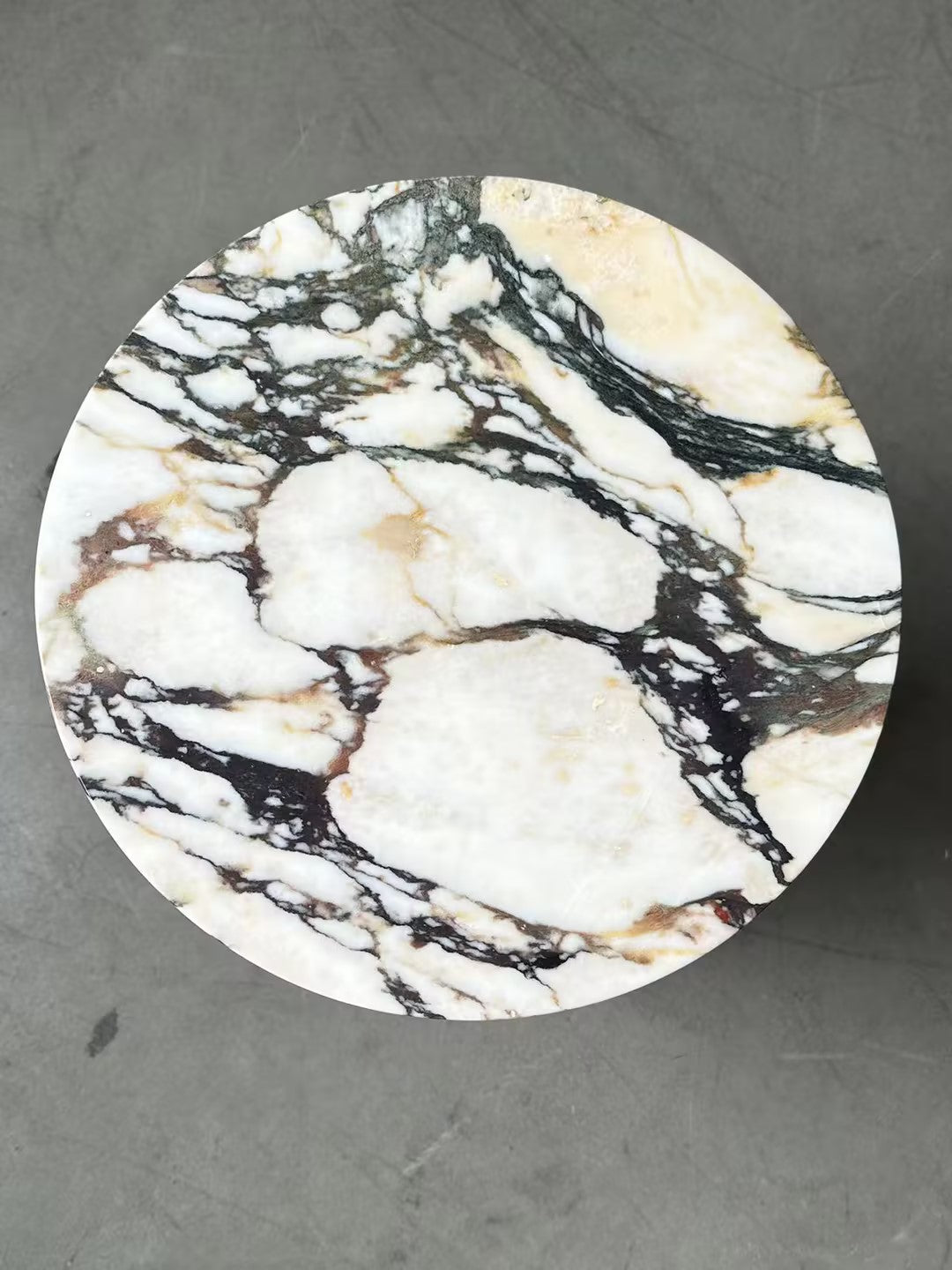 Seleneria Marble Side Table Accessories