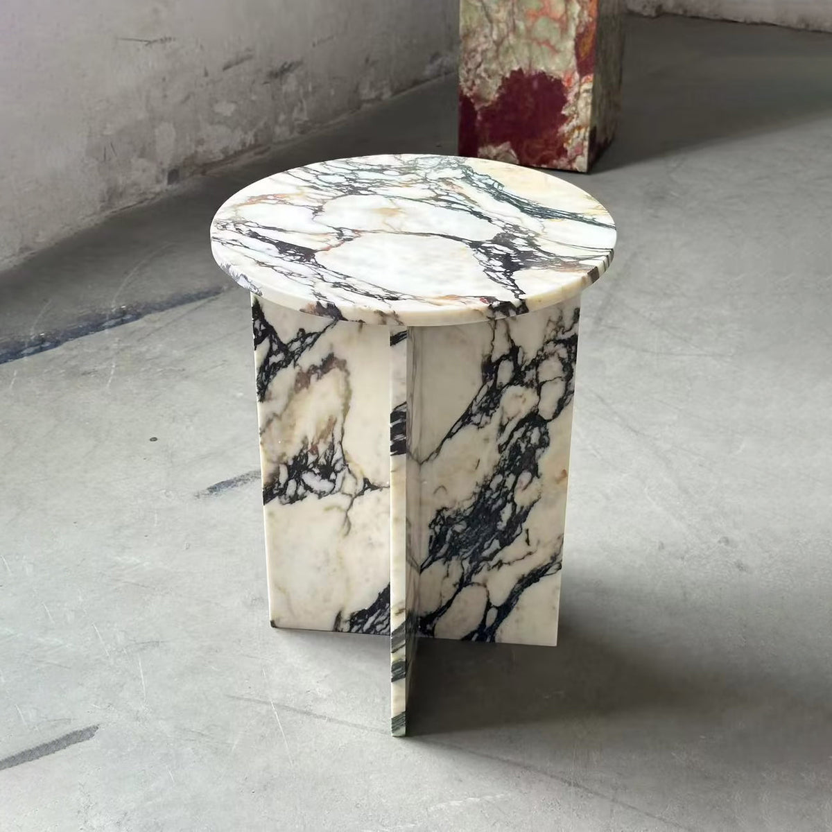 Seleneria Marble Side Table Accessories