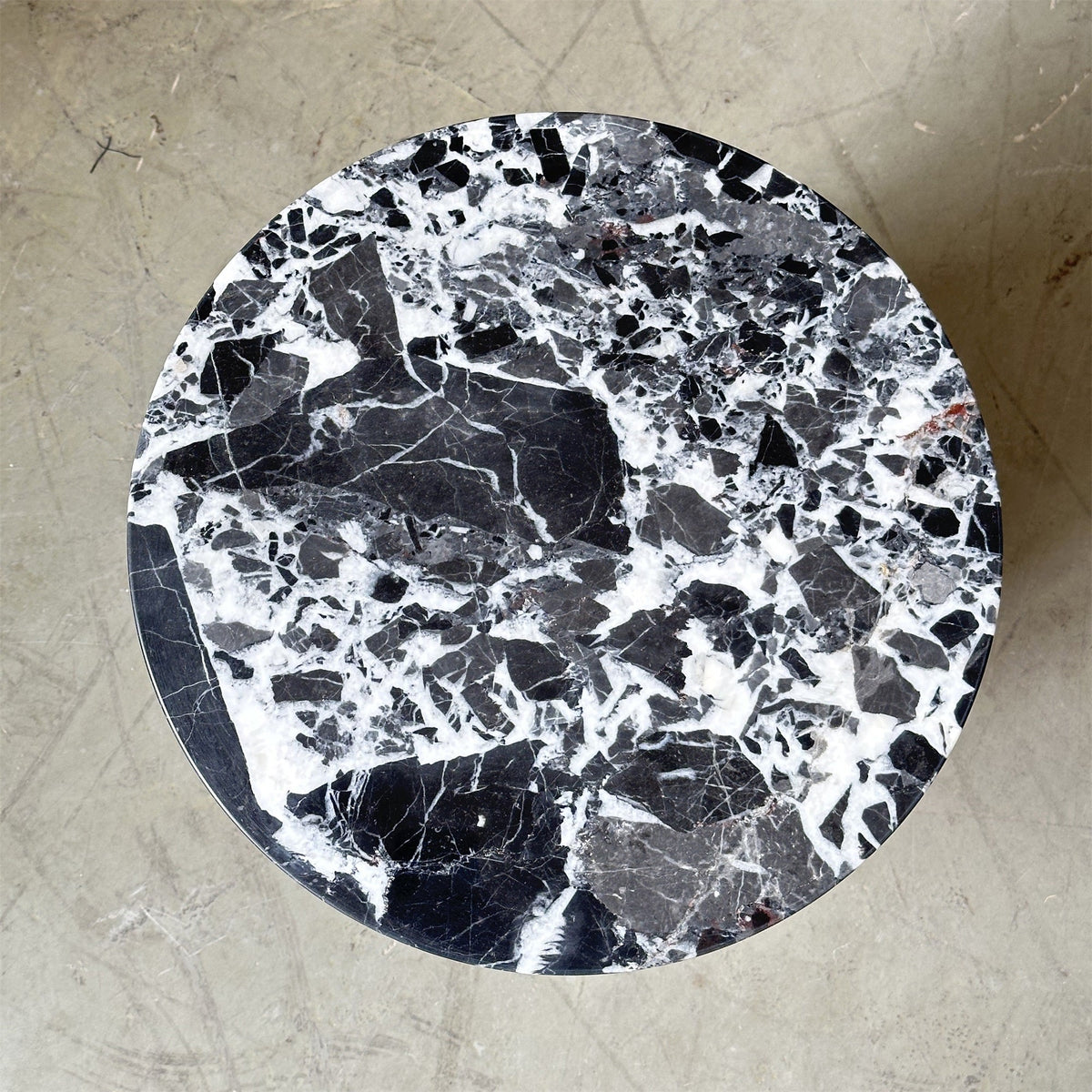 Seleneria Marble Side Table Accessories