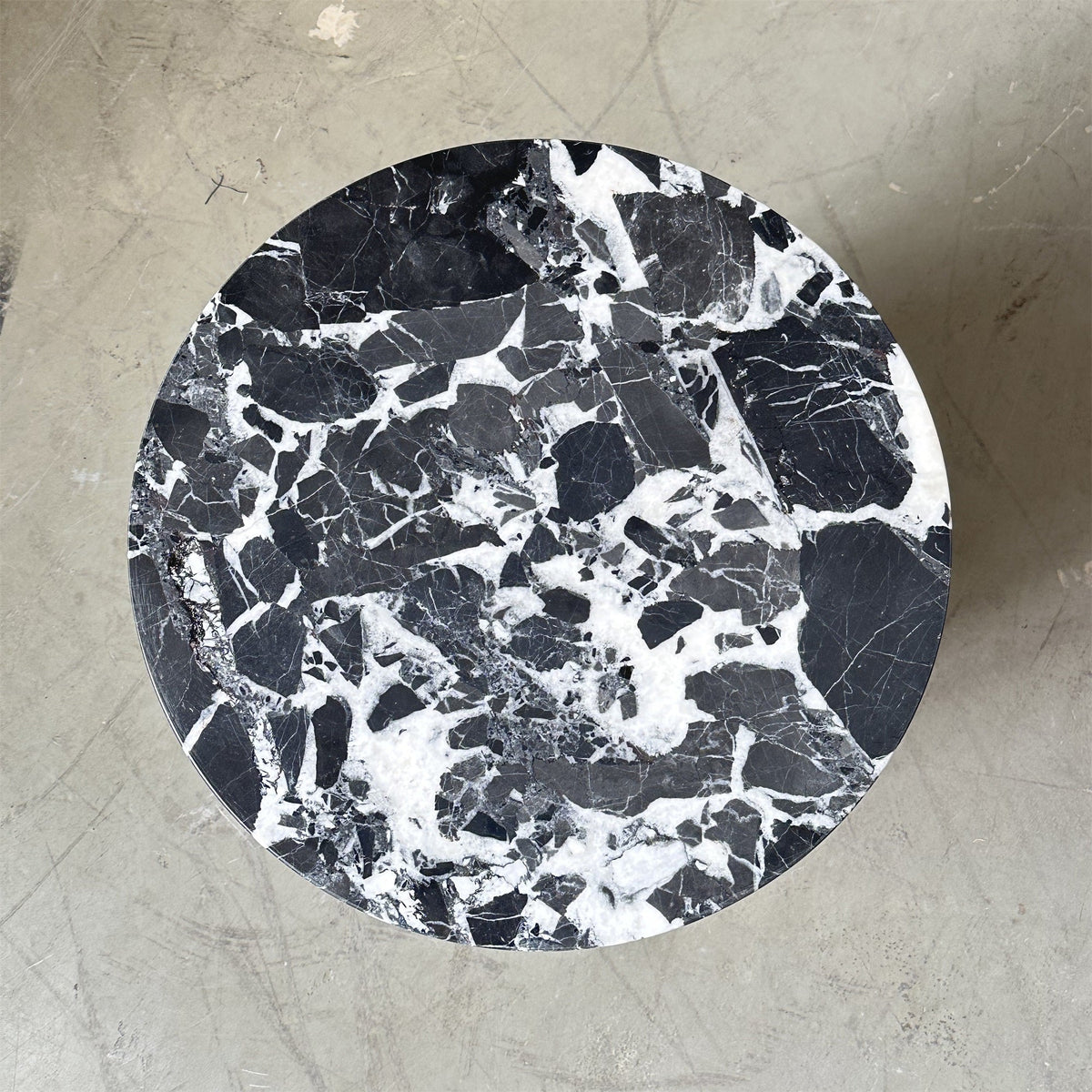 Seleneria Marble Side Table Accessories