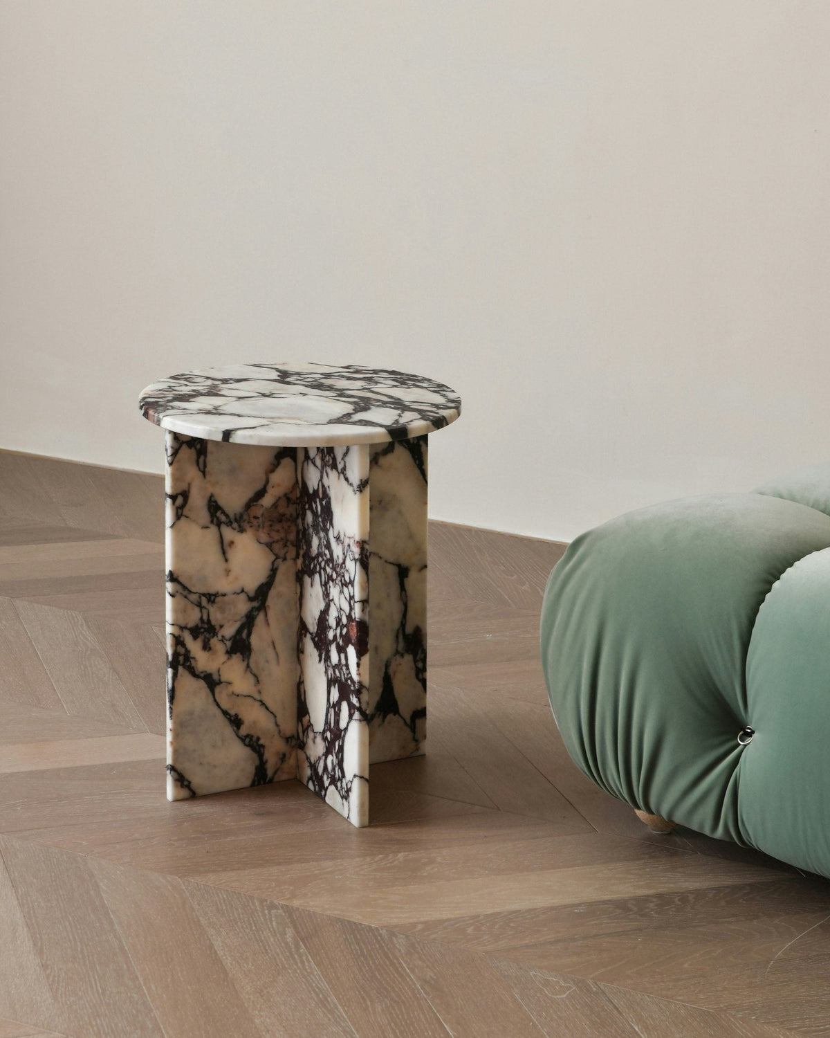 Seleneria Marble Side Table Accessories