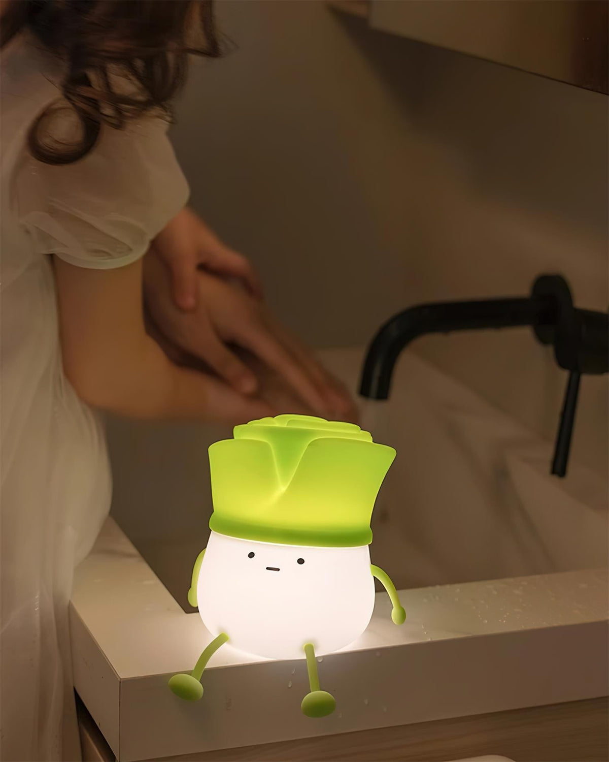 Avenuine Table Lamp
