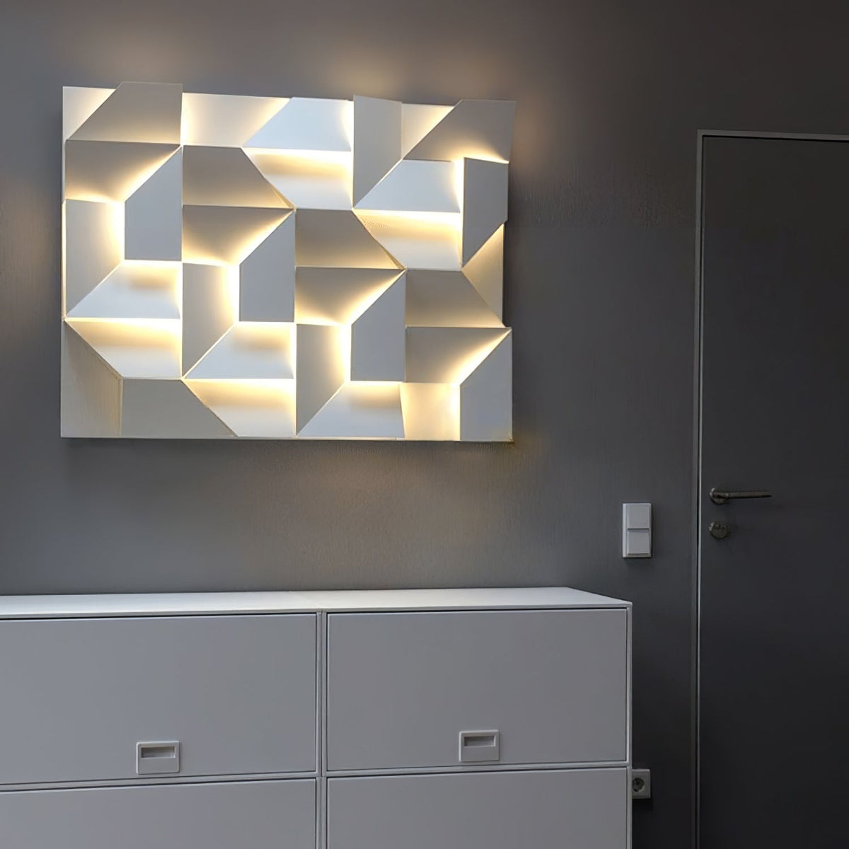 Wynor Shadows Grand Sconce Wall Lamp