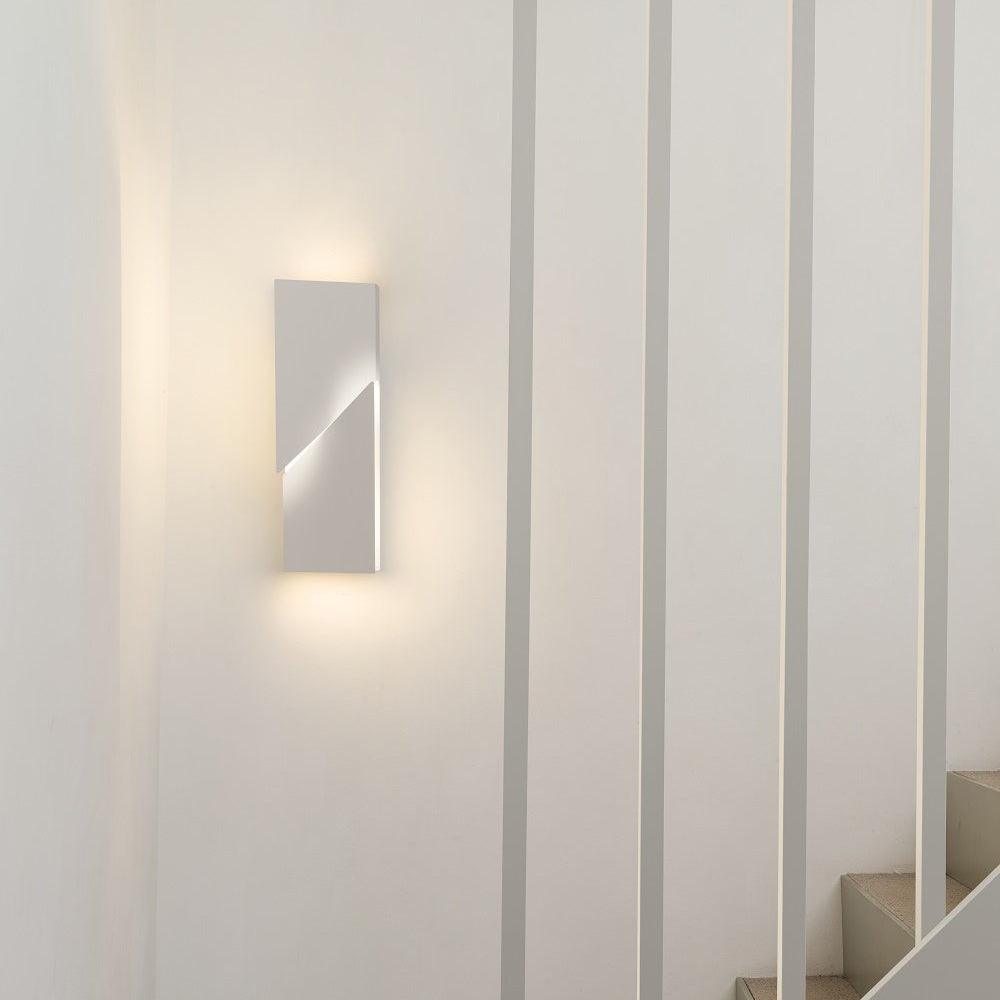 Wynor Shadows Grand Sconce Wall Lamp