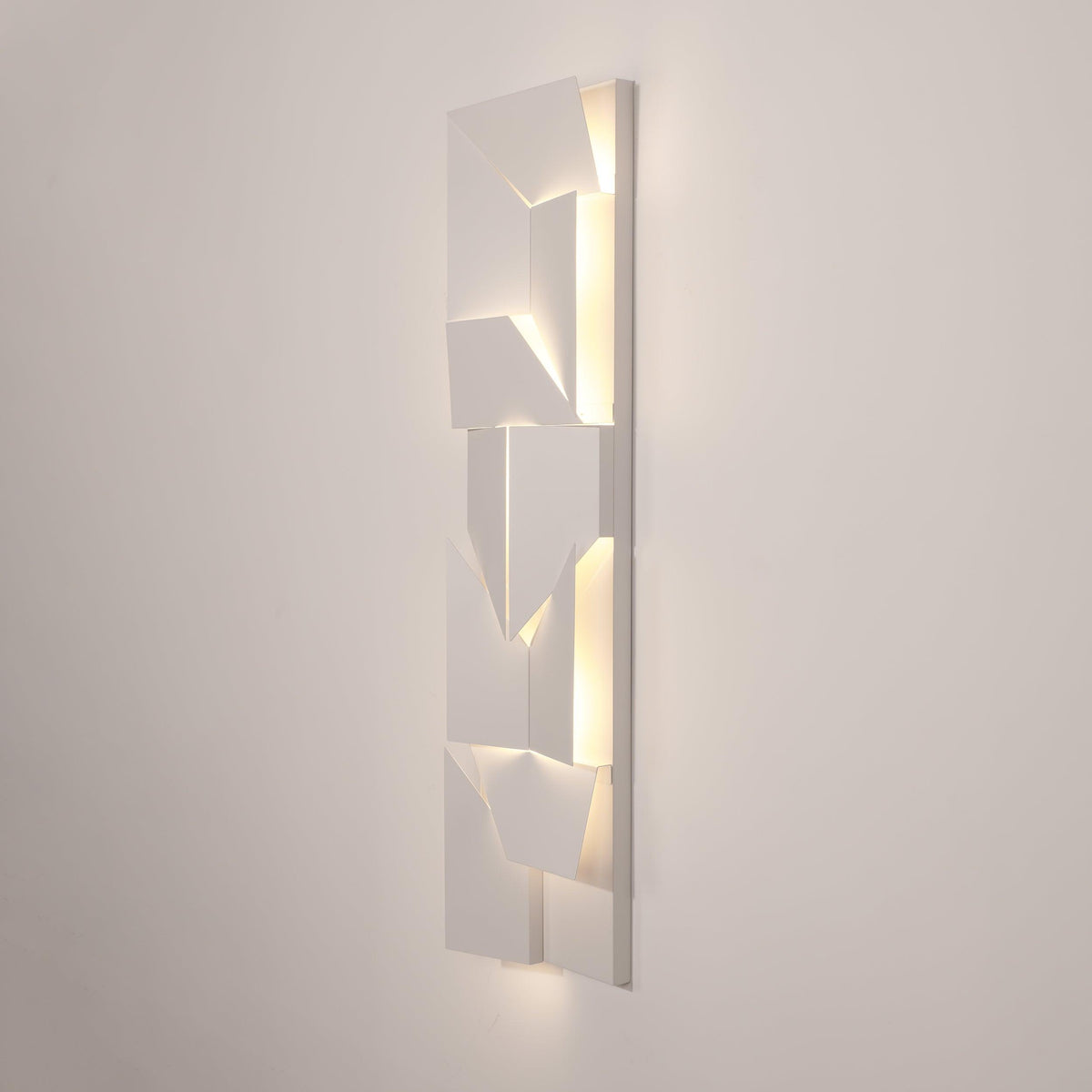 Arthaen Shadows Grand Sconce Wall lamp