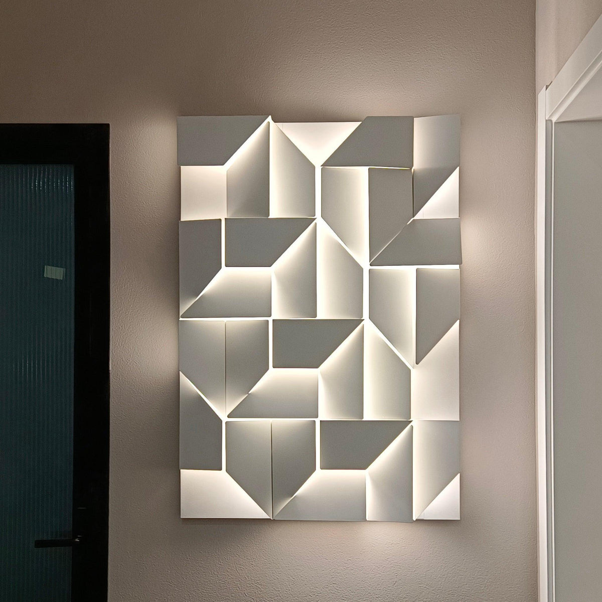Deloza Shadows Rechargeable Grand Sconce Wall lamp