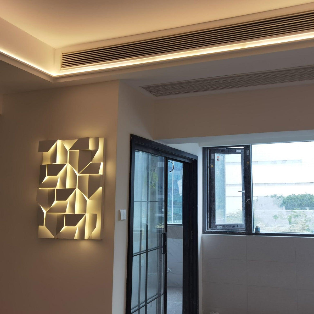 Deloza Shadows Rechargeable Grand Sconce Wall lamp