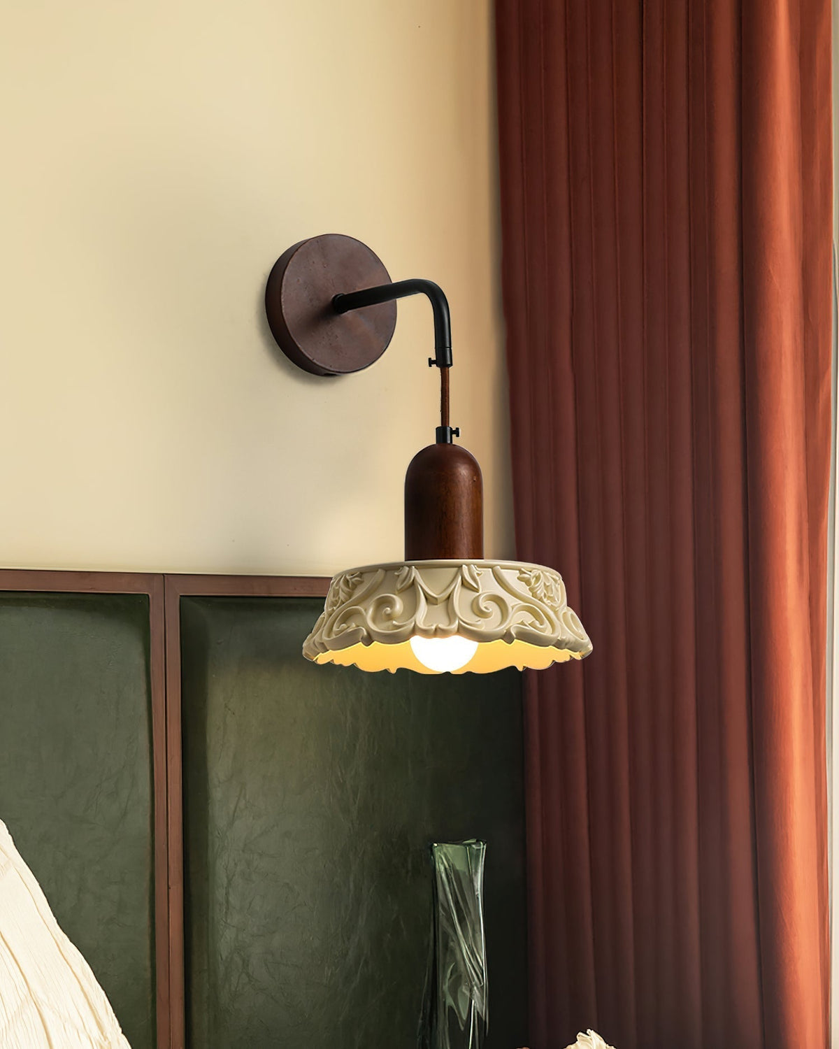 Ennia Wall Lamp