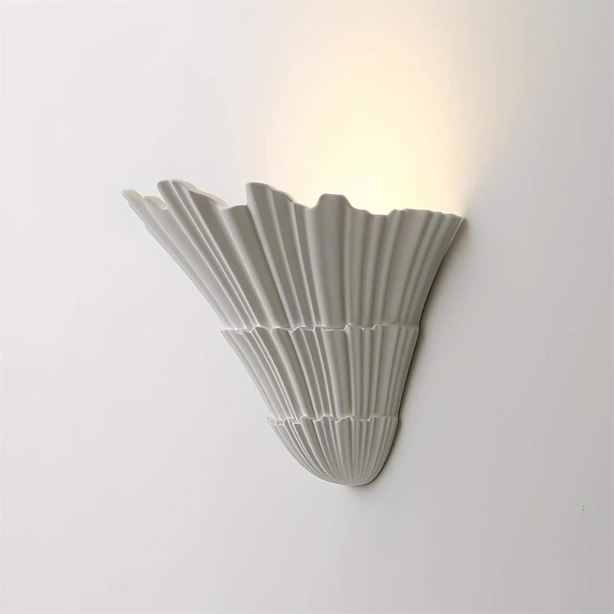 Veloraine Wall Lamp