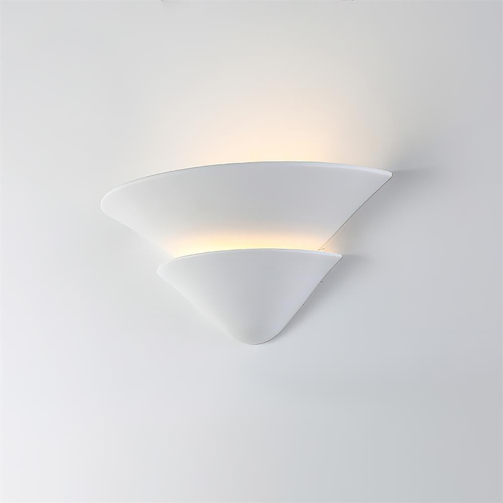 Veloraine Wall Lamp