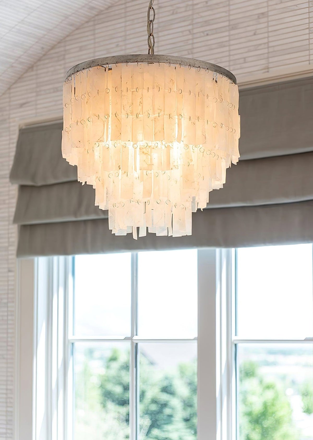 Coraise Luxury Shell Pendant Light