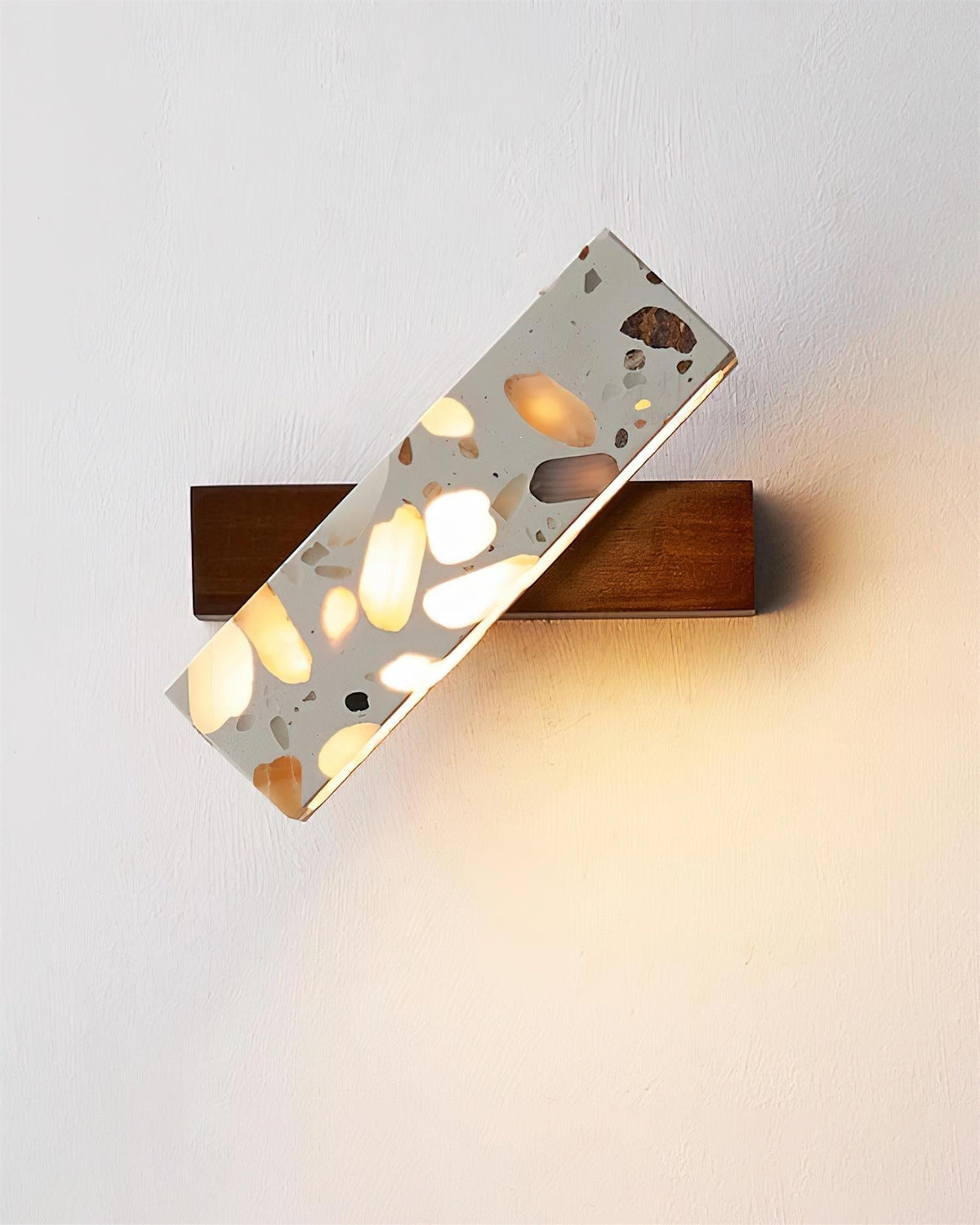 Terienaria Wall Lamp