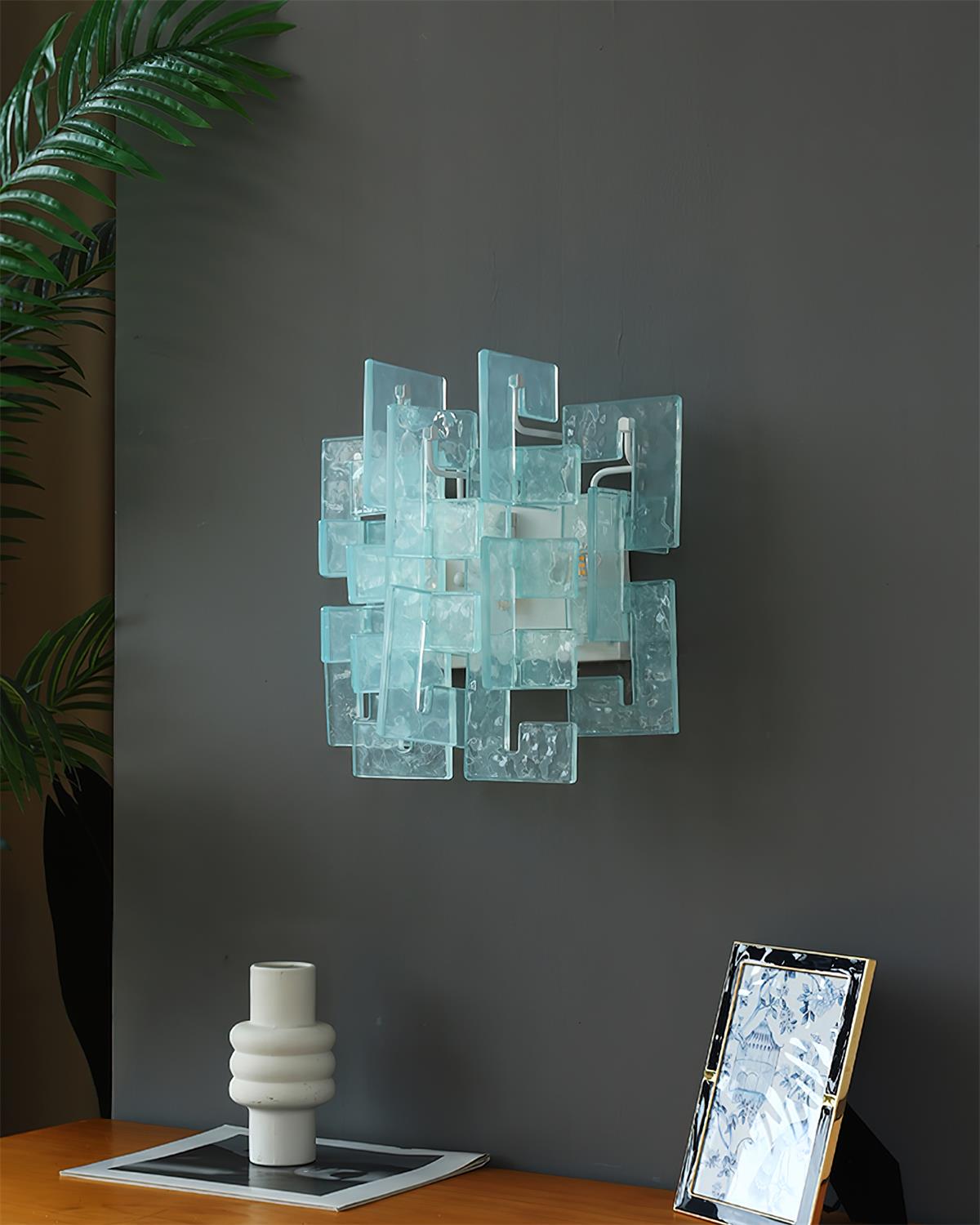 Elaaelia Wall Lamp