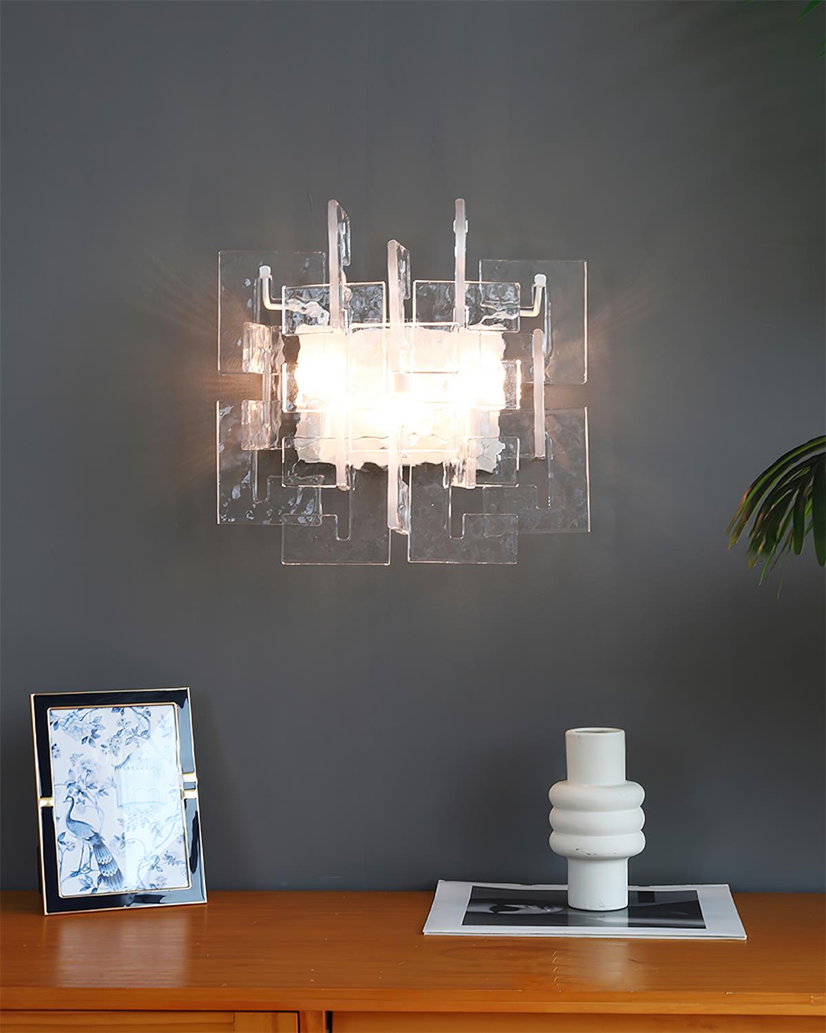 Elaaelia Wall Lamp