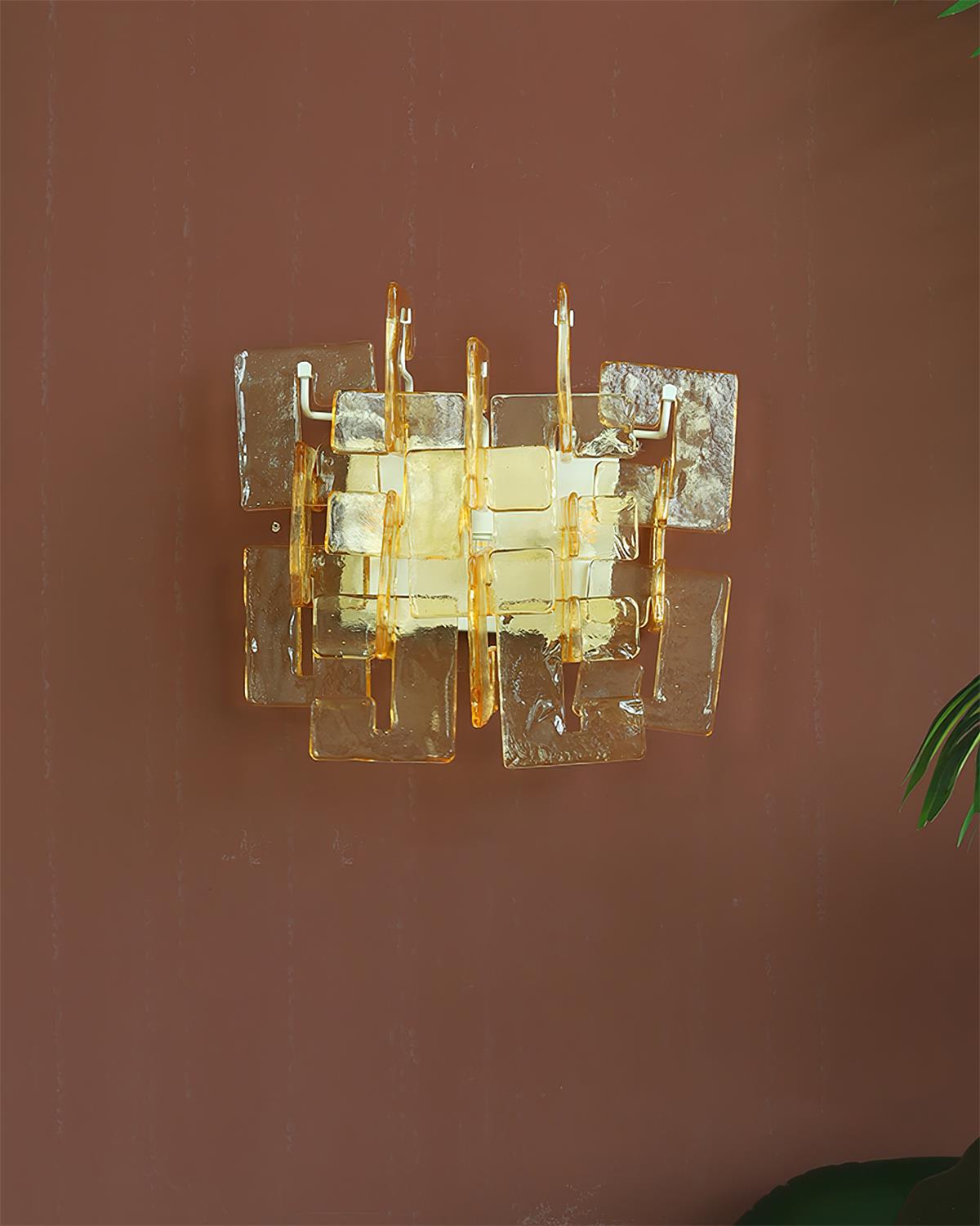 Elaaelia Wall Lamp