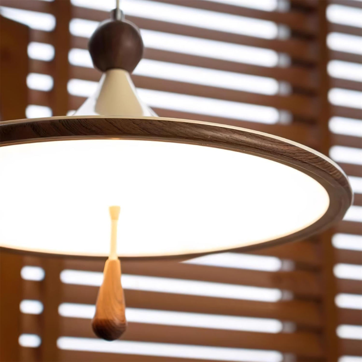 Avenenise Pendant Light