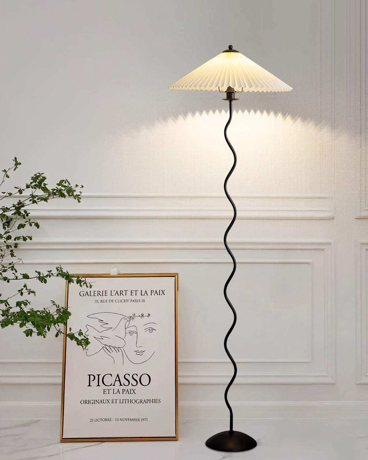 Avenaelia Floor Lamp