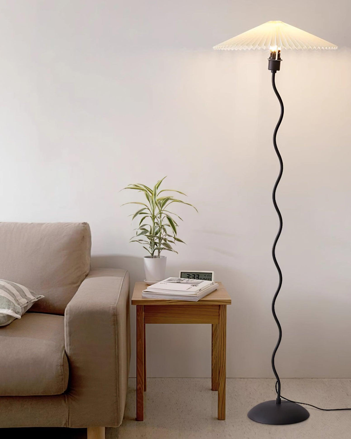 Avenaelia Floor Lamp