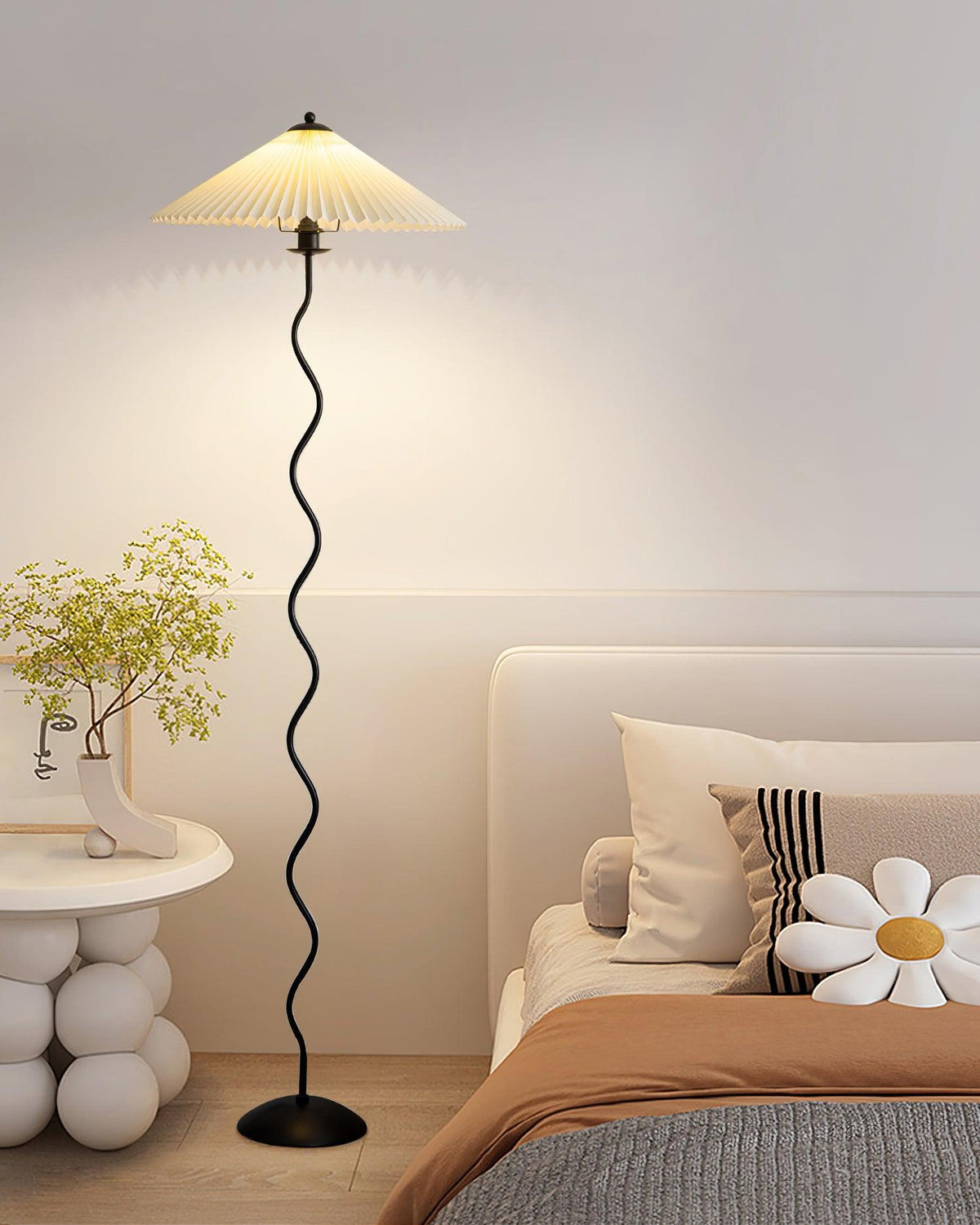 Avenaelia Floor Lamp