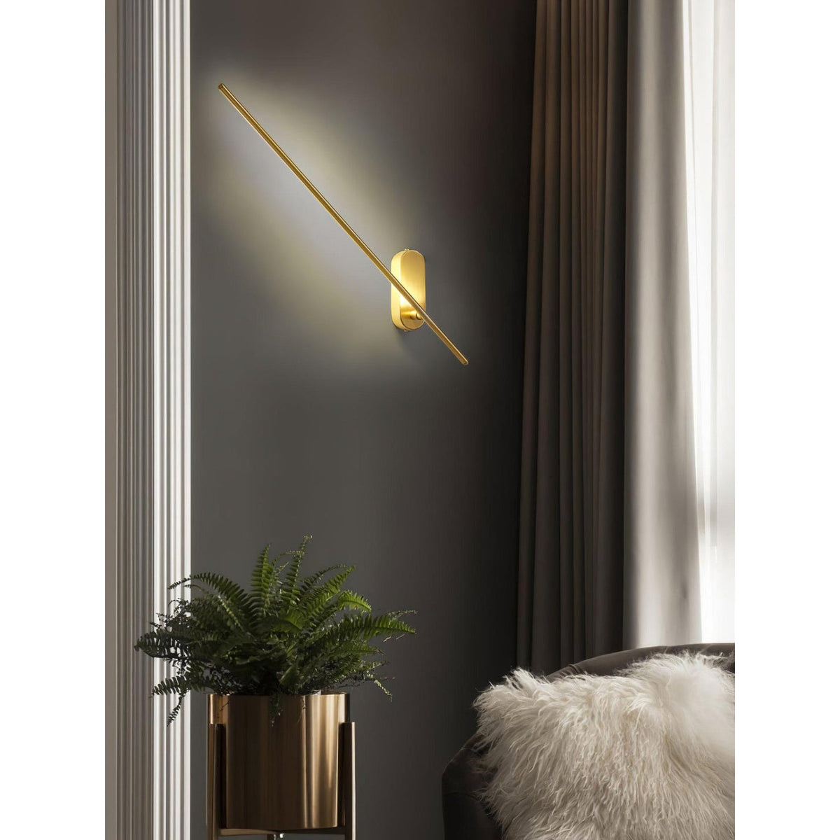 Valerise Stick Shaped Metal Sconce