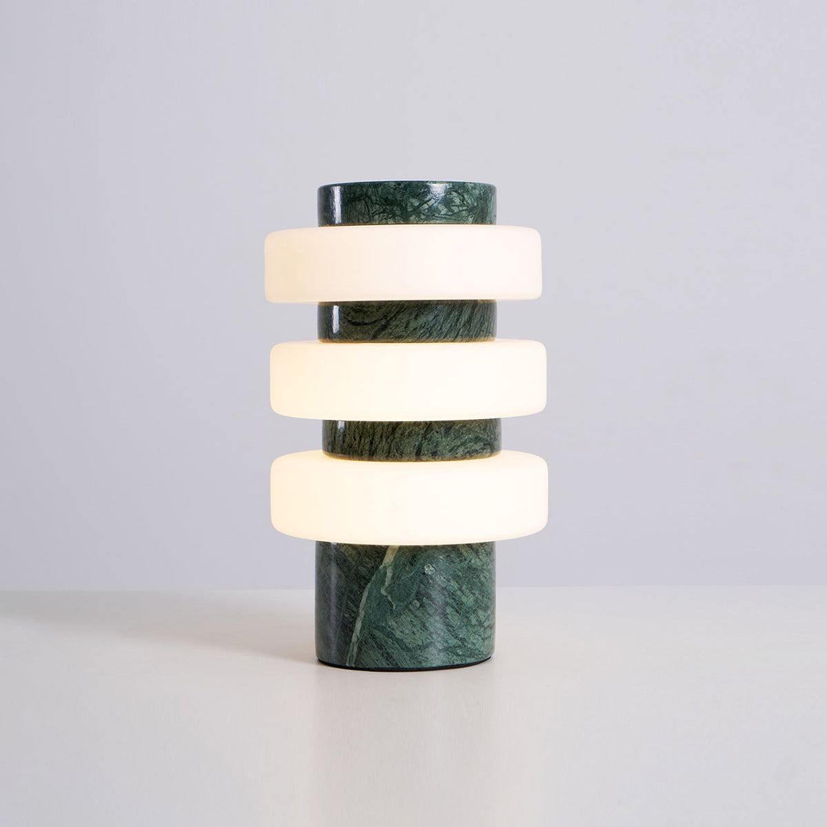 Teriiriella Table Lamp