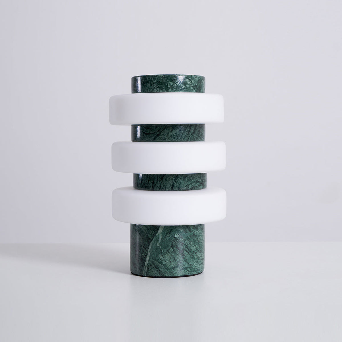 Teriiriella Table Lamp